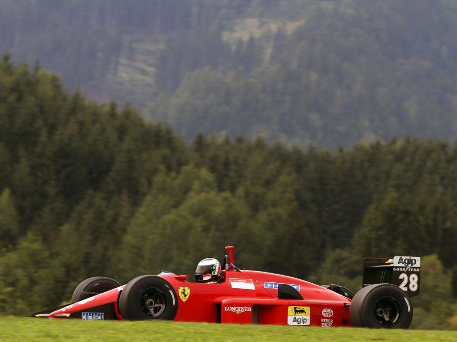  Ferrari F188C 1988 года  (фото 2 из 4)